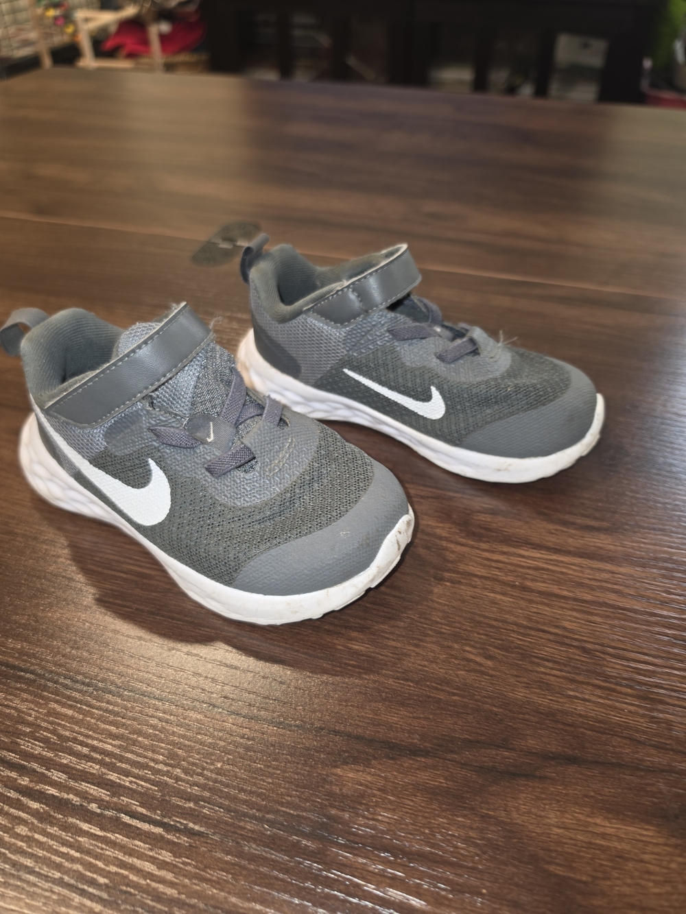 Nike Kids' Grey and White Hook-and-Loop Sneakers